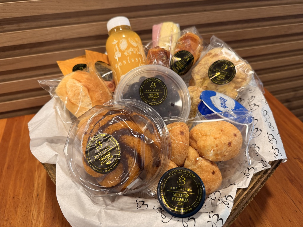 Cesta de Café da Manhã Tradicional