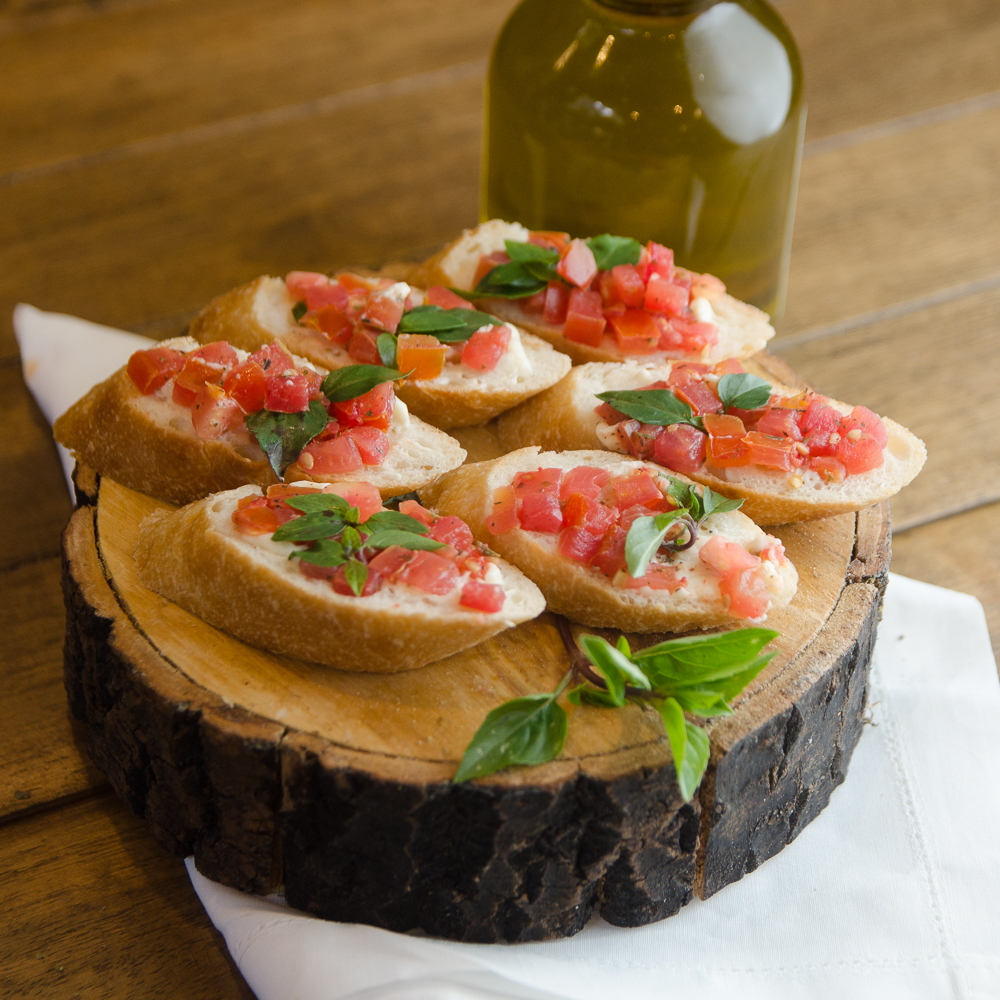 BRUSCHETTA MARGUERITA - BANDEJA