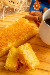 [44112] BROA DE FUBÁ COM QUEIJO E COCO
